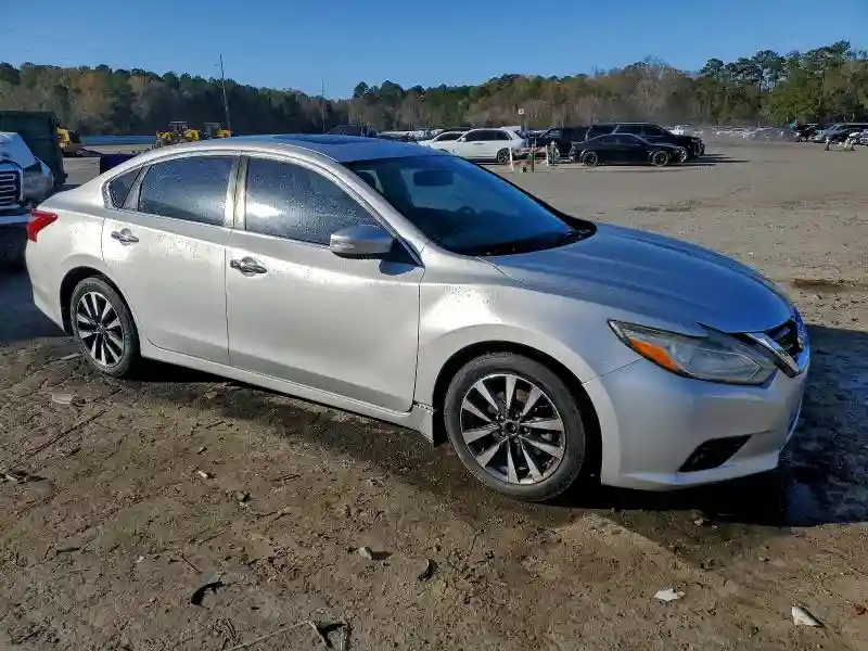 1N4AL3AP2HC264698 2017 NISSAN ALTIMA-3