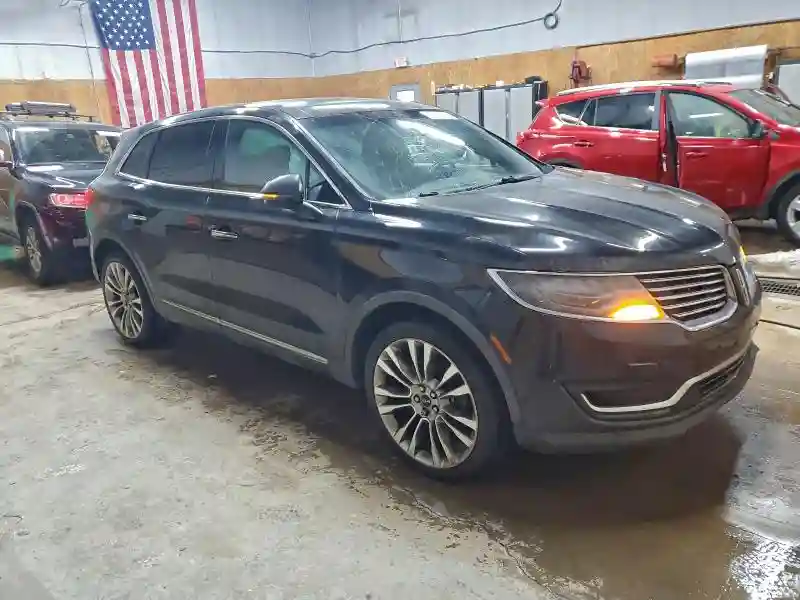 2LMTJ8LP7GBL22323 2016 LINCOLN MKX-3