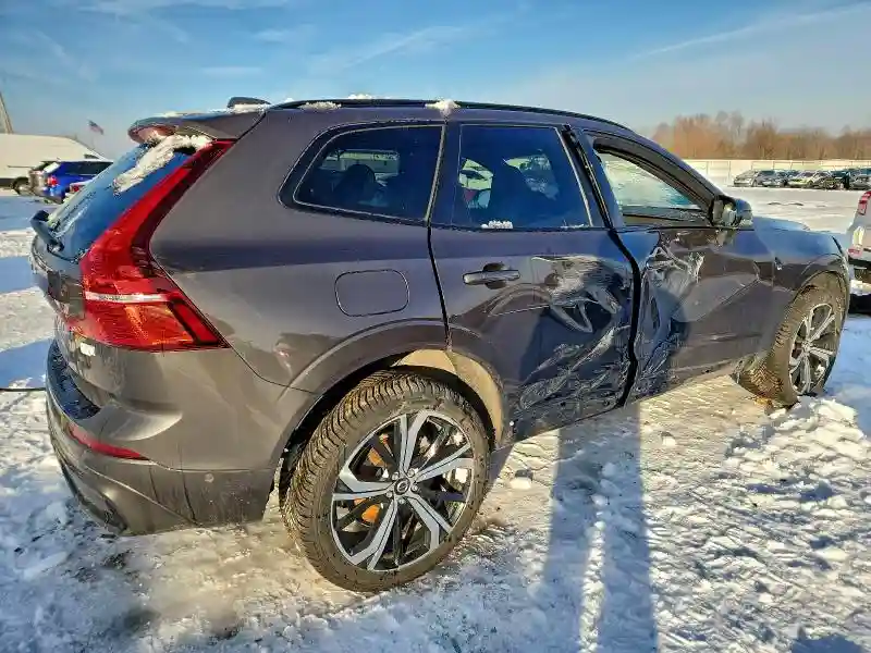 YV4BR0DM2N1953805 2022 VOLVO XC60 T8 RE-2