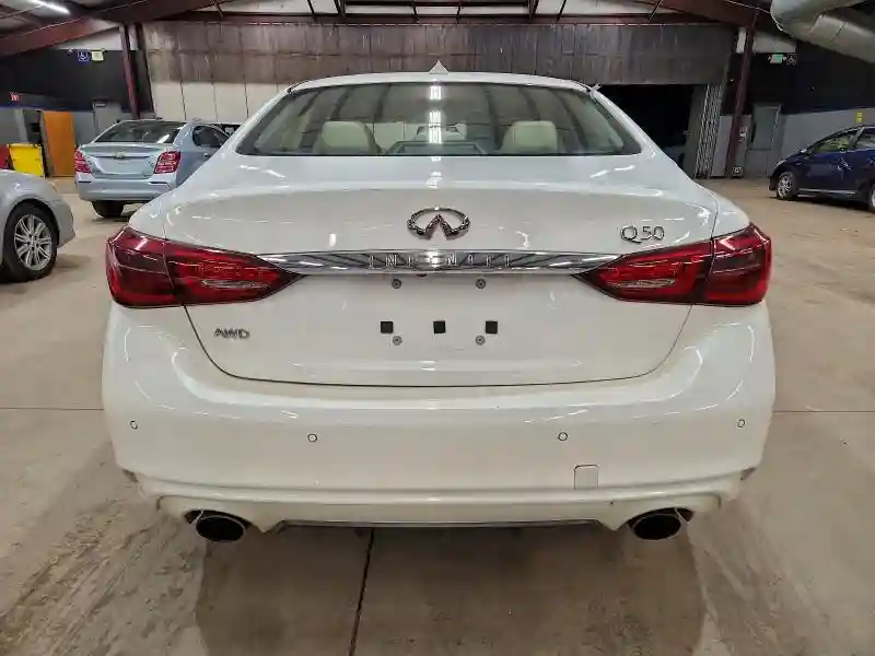 JN1EV7AR0JM435983 2018 INFINITI Q50-5